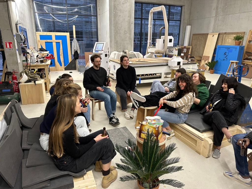 Nicolas ZIESEL est architecte :&nbsp;&raquo; Au fond mon vrai métier c’est de relayer, transmettre, ouvrir des possibles et des dialogues improbables&nbsp;&raquo;…